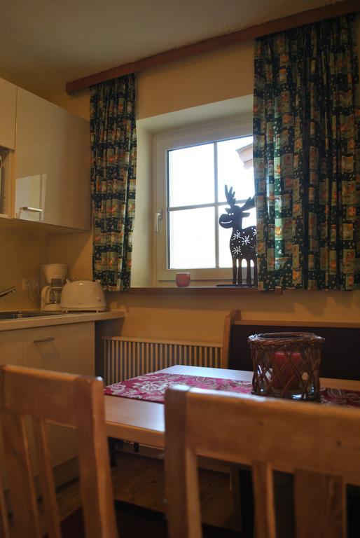 Romantik Pension Lehrberg Sankt Jakob in Haus Δωμάτιο φωτογραφία